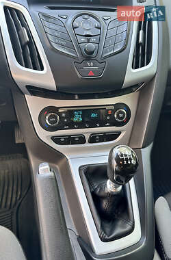 Хэтчбек Ford Focus 2013 в 