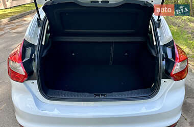 Хэтчбек Ford Focus 2013 в 