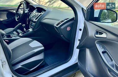 Хэтчбек Ford Focus 2013 в 
