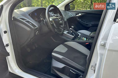 Хэтчбек Ford Focus 2013 в 