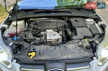 Хэтчбек Ford Focus 2013 в 