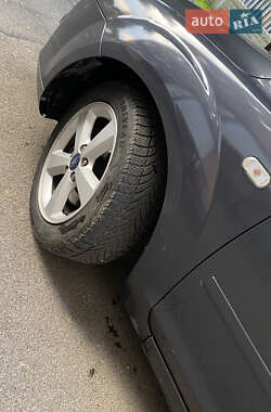 Хэтчбек Ford Focus 2006 в 