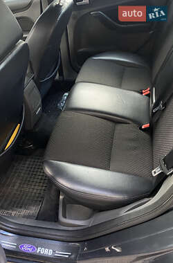 Хэтчбек Ford Focus 2006 в 