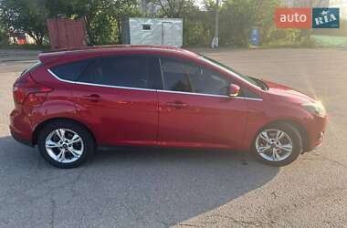 Хэтчбек Ford Focus 2011 в 