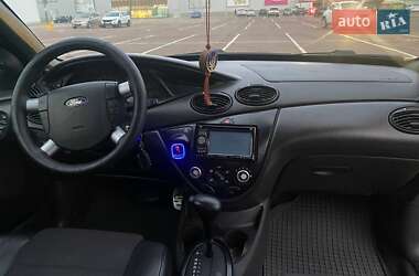 Хэтчбек Ford Focus 2002 в 