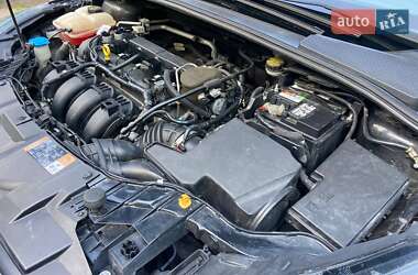 Седан Ford Focus 2015 в 
