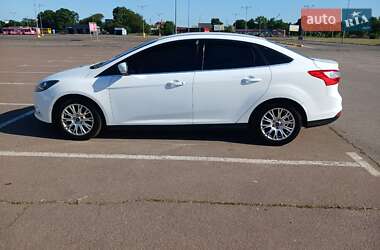 Седан Ford Focus 2014 в 