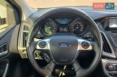 Седан Ford Focus 2014 в 