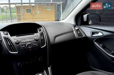 Седан Ford Focus 2017 в 