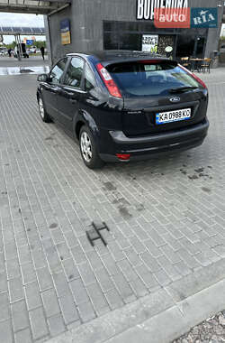 Хэтчбек Ford Focus 2005 в 