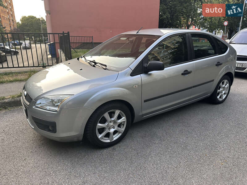 Хэтчбек Ford Focus 2005 в Ужгороде