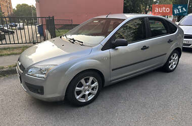 Хэтчбек Ford Focus 2005 в 