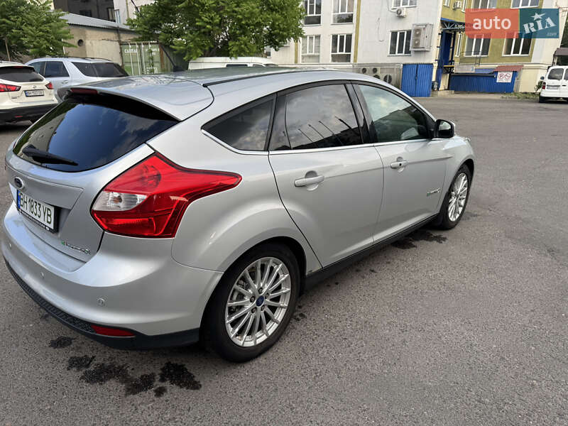 Хэтчбек Ford Focus 2013 в Одессе