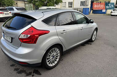 Хэтчбек Ford Focus 2013 в 