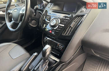 Хэтчбек Ford Focus 2013 в 