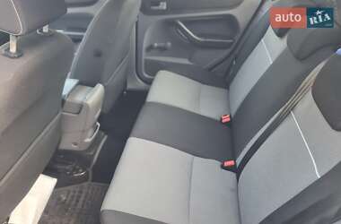 Седан Ford Focus 2010 в 