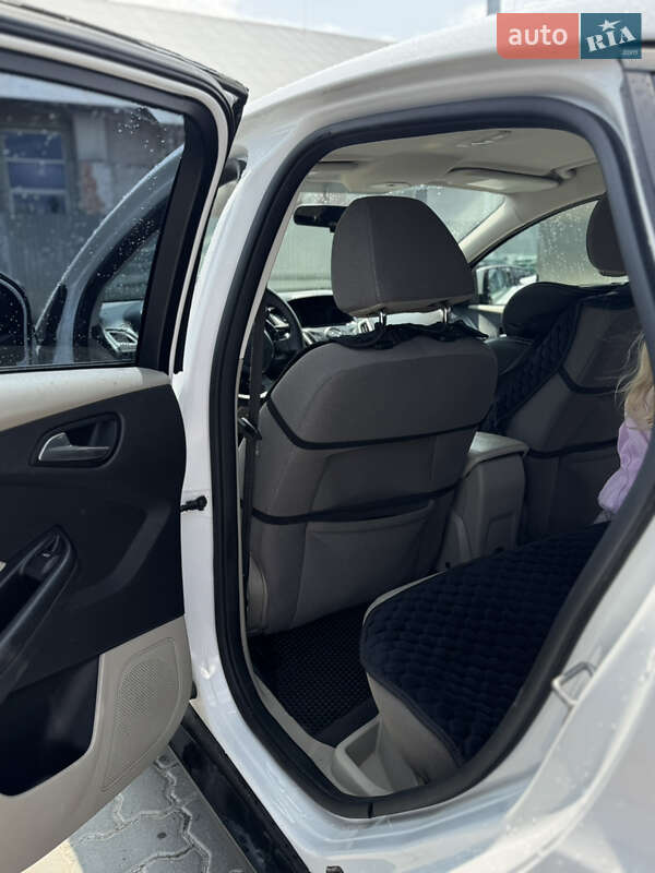 Седан Ford Focus 2012 в Дрогобыче фото 6 Седан Ford Focus 2012 в Дрогобыче