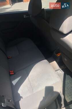 Хэтчбек Ford Focus 2007 в 