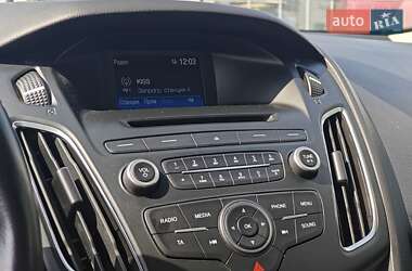 Седан Ford Focus 2017 в 