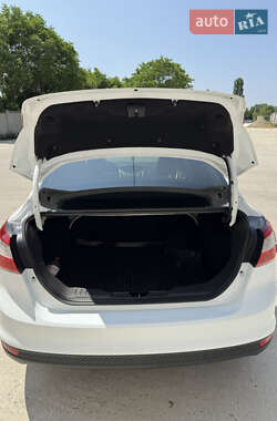Седан Ford Focus 2014 в 
