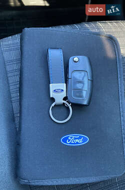 Седан Ford Focus 2011 в 