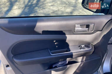 Седан Ford Focus 2011 в 
