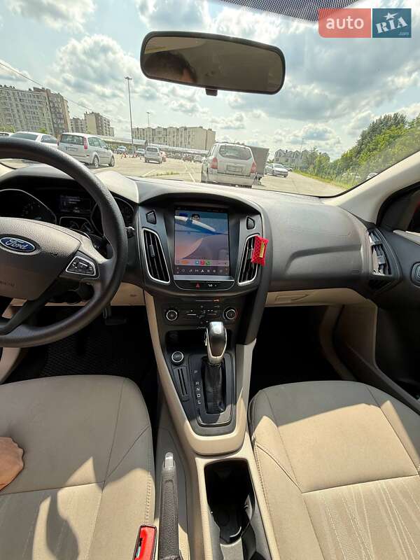 Хэтчбек Ford Focus 2015 в Киеве