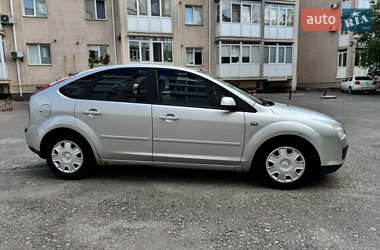 Хэтчбек Ford Focus 2007 в 