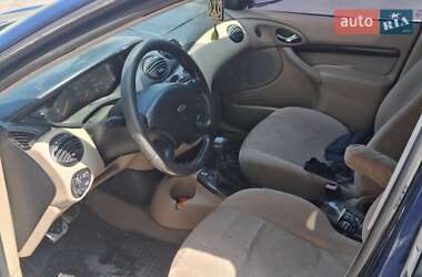 Хэтчбек Ford Focus 2000 в 