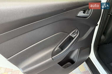 Седан Ford Focus 2012 в 
