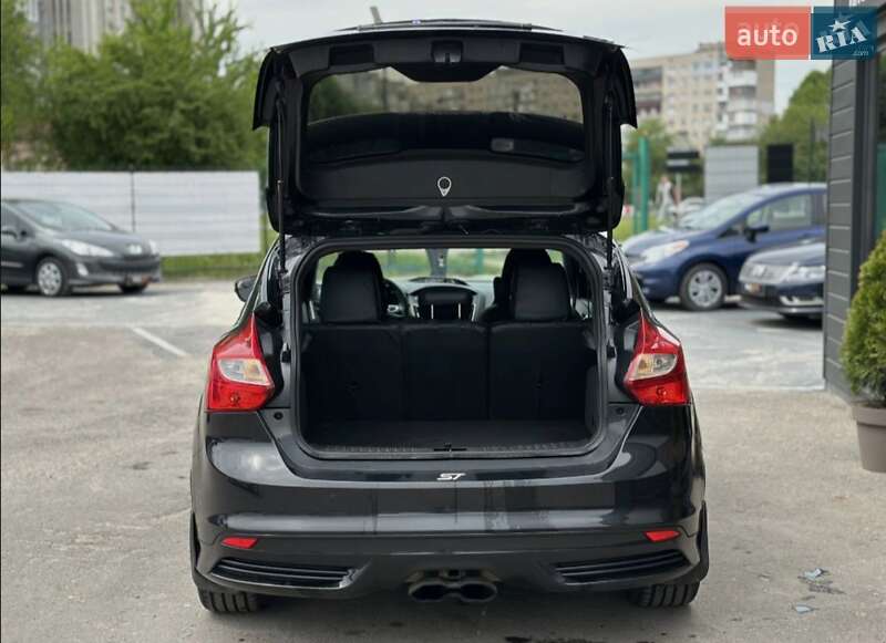 Хэтчбек Ford Focus 2014 в Шептицькому