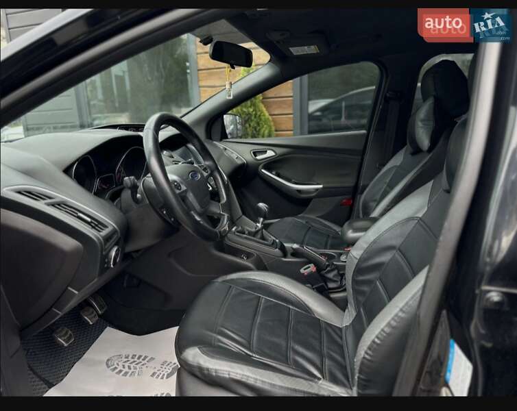 Хэтчбек Ford Focus 2014 в Шептицькому