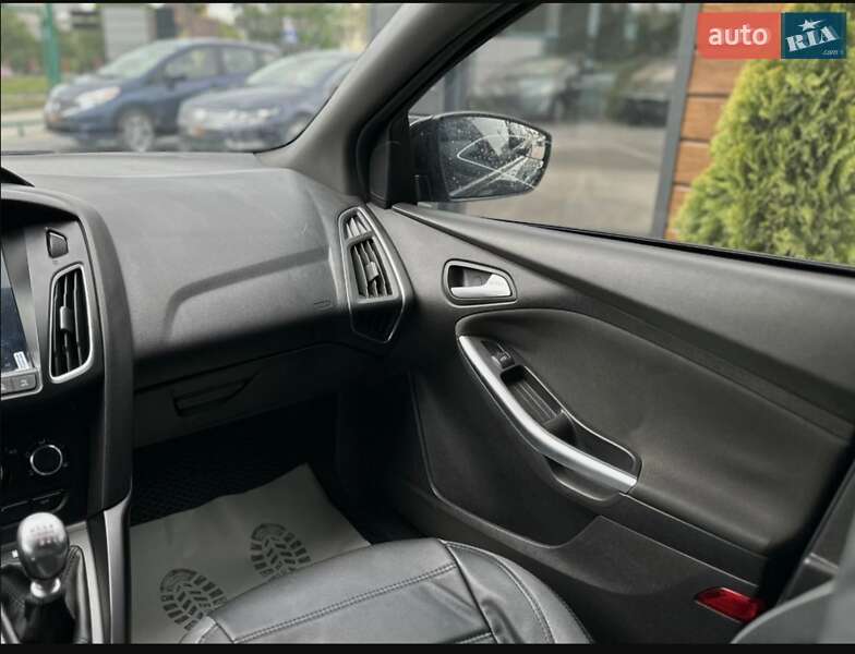 Хэтчбек Ford Focus 2014 в Шептицькому