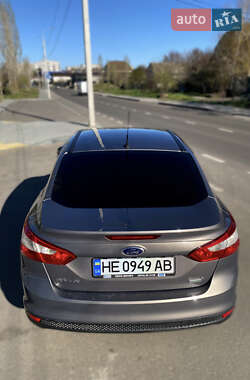 Седан Ford Focus 2013 в 