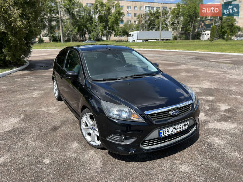 Хэтчбек Ford Focus 2009 в Ровно