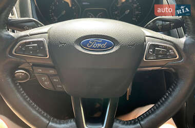 Седан Ford Focus 2016 в 
