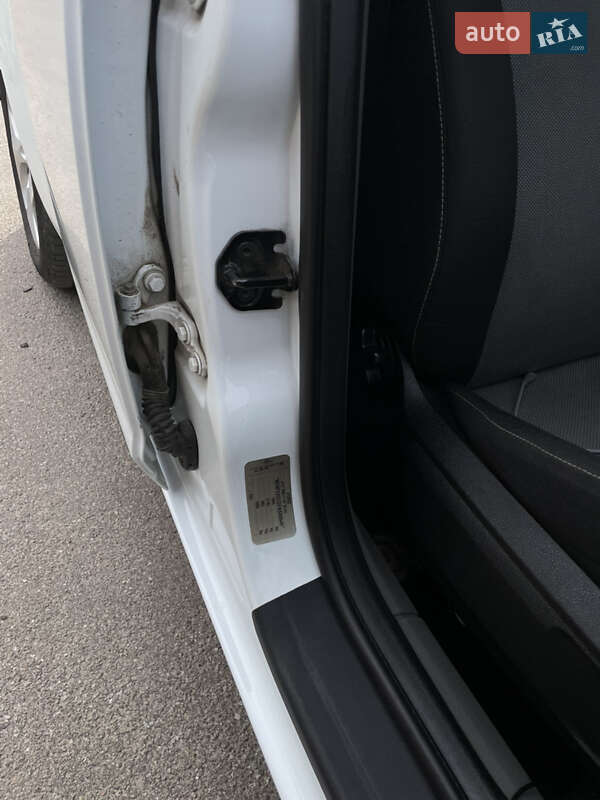Хэтчбек Ford Focus 2010 в Сумах