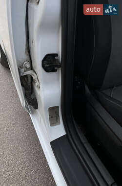 Хэтчбек Ford Focus 2010 в 