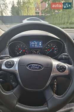 Хэтчбек Ford Focus 2013 в 