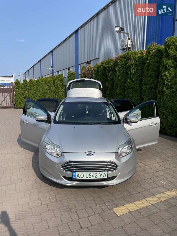 Хэтчбек Ford Focus 2013 в Мукачево фото 20 Хэтчбек Ford Focus 2013 в Мукачево