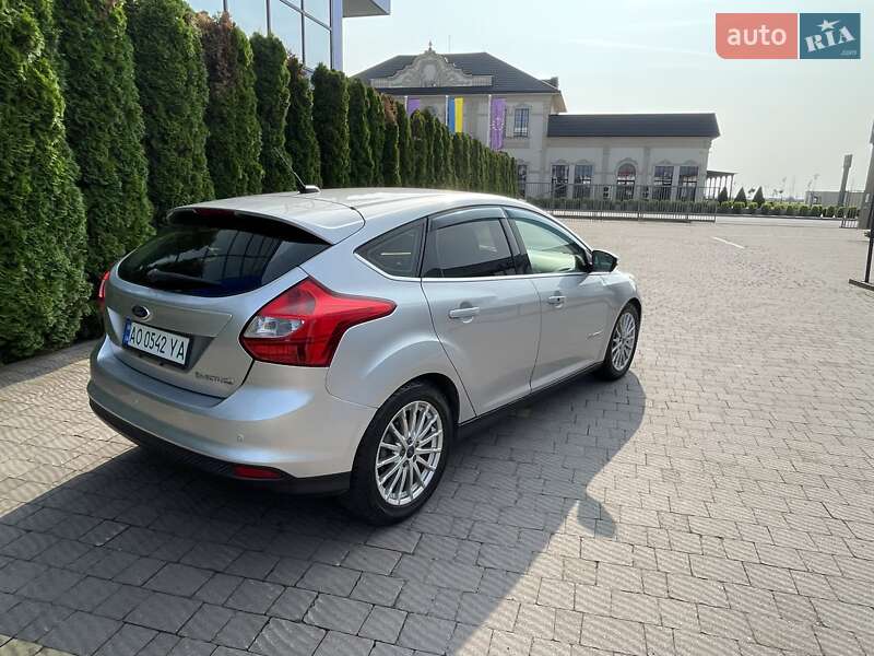 Хэтчбек Ford Focus 2013 в Мукачево фото 12 Хэтчбек Ford Focus 2013 в Мукачево
