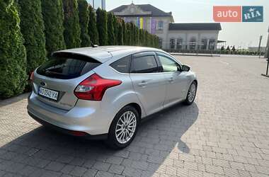 Хэтчбек Ford Focus 2013 в 