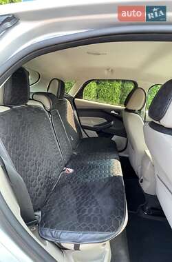 Хэтчбек Ford Focus 2013 в 