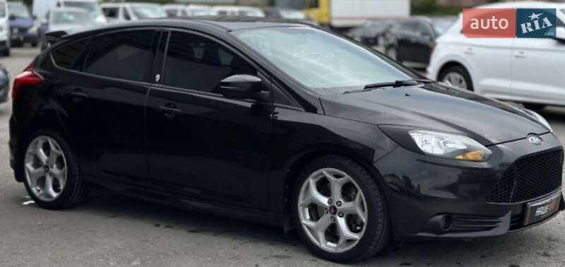 Хэтчбек Ford Focus 2014 в Шептицькому