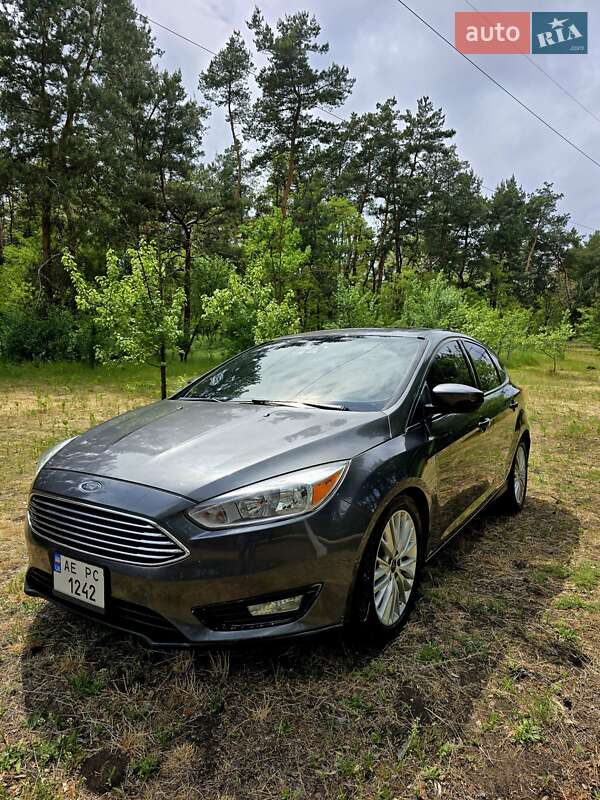 Хетчбек Ford Focus 2015 в Дніпрі