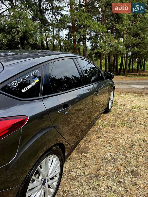 Хетчбек Ford Focus 2015 в Дніпрі