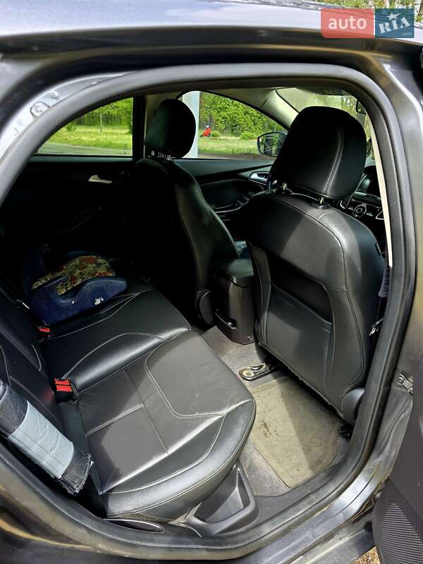 Хетчбек Ford Focus 2015 в Дніпрі