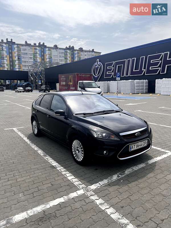 Хэтчбек Ford Focus 2009 в 