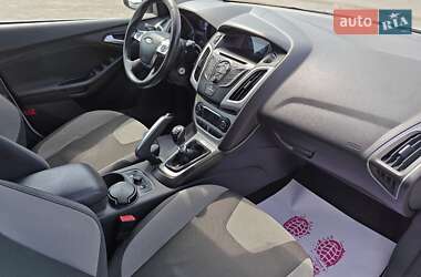 Хэтчбек Ford Focus 2013 в 