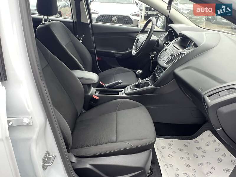 Хэтчбек Ford Focus 2017 в Киеве